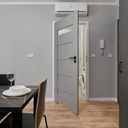 Gwiazdzista By The Sky Tower In By Renters アパート ヴロツワフ