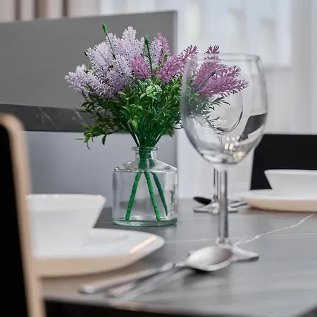 Gwiazdzista By The Sky Tower In By Renters شقة *